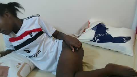 hyacinth_b online show from 04-29-26, 03:05