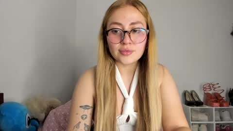 Hyun Joo online show from 04-21-26, 06:34