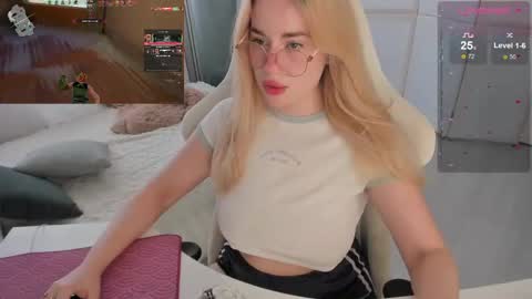 HiI am  EvaPVT is open  online show from 04-14-26, 08:20