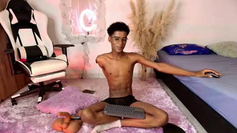 iamandrey_ online show from 07-02-26, 01:05