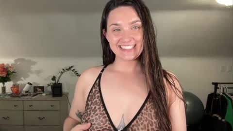 Crystal online show from 05-27-26, 03:53