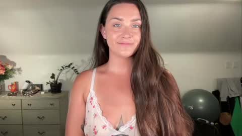 Snapshot of iamcrystalann chatting on 06-13-26, 11:02 Crystal online show from 06-13-26, 11:02