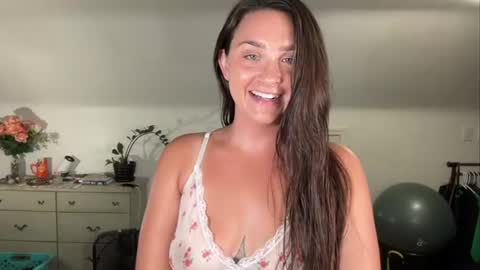 Snapshot of iamcrystalann chatting on 07-08-26, 03:11 Crystal online show from 07-08-26, 03:11