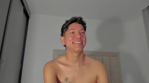 Snapshot of iamjulian_ chatting on 06-06-26, 11:04 Juliiiiian online show from 06-06-26, 11:04