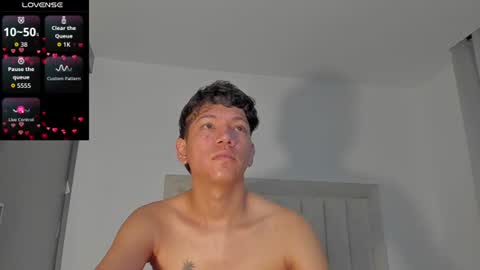 Snapshot of iamjulian_ chatting on 06-13-26, 11:08 Juliiiiian online show from 06-13-26, 11:08