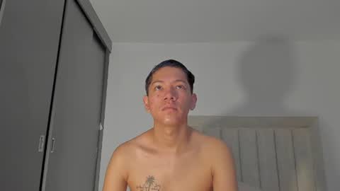 Snapshot of iamjulian_ chatting on 06-17-26, 11:12 Juliiiiian online show from 06-17-26, 11:12