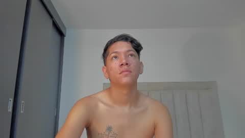 Snapshot of iamjulian_ chatting on 06-24-26, 11:09 Juliiiiian online show from 06-24-26, 11:09