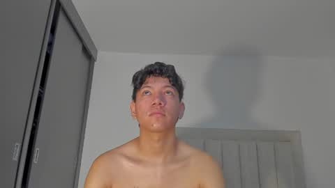 Snapshot of iamjulian_ chatting on 07-07-26, 11:14 Juliiiiian online show from 07-07-26, 11:14