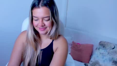 Azul online show from 12-08-24, 03:13