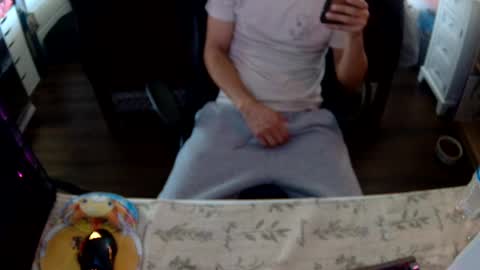 Ice Jr online show from 04-09-26, 05:18