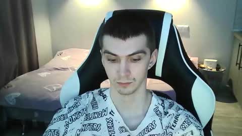 MAX online show from 01-26-25, 11:50