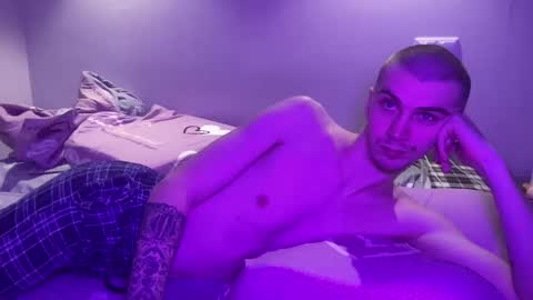 MAX online show from 02-01-25, 04:44