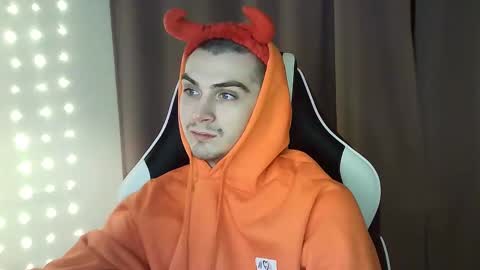 MAX online show from 02-07-25, 03:19