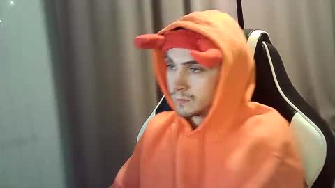 MAX online show from 02-09-25, 02:07