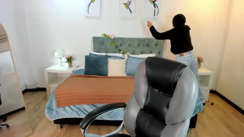 Snapshot of icysweetcam chatting on 06-07-26, 11:47 Icy online show from 06-07-26, 11:47