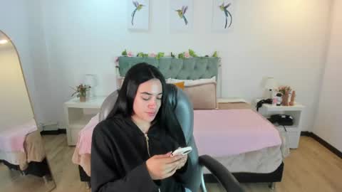 Snapshot of icysweetcam chatting on 07-18-26, 11:47 Icy online show from 07-18-26, 11:47