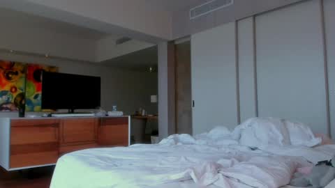 Moni online show from 01-27-25, 04:09