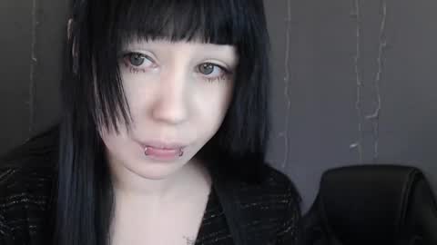iiiiiiis online show from 03-24-26, 01:27