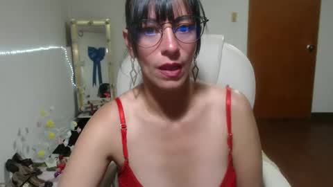 Ilaira  online show from 05-27-26, 01:57