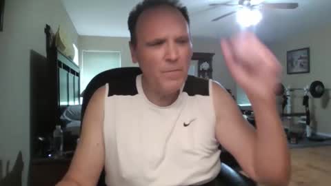 ilike2expose online show from 05-13-26, 05:32