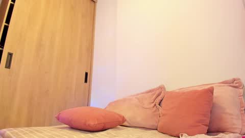 Snapshot of im_lunita chatting on 01-10-25, 12:06 Luna online show from 01-10-25, 12:06