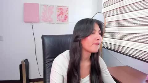 Mia online show from 04-01-26, 06:38