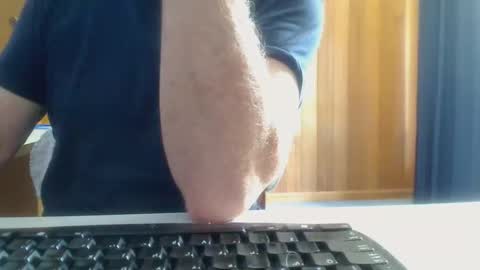 Snapshot of imaussiechris chatting on 01-08-26, 04:37 Aussie Guy online show from 01-08-26, 04:37