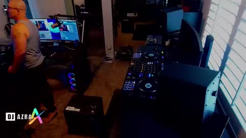 DJ Azra online show from 12-19-25, 04:36
