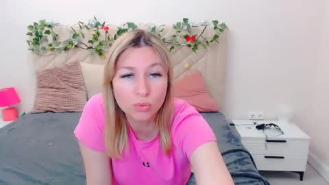 incredible_ariela online show from 05-13-26, 11:18