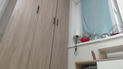 Della online show from 04-30-26, 06:14