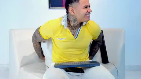 Snapshot of independent_project chatting on 09-22-25, 07:21 Jacobo online show from 09-22-25, 07:21