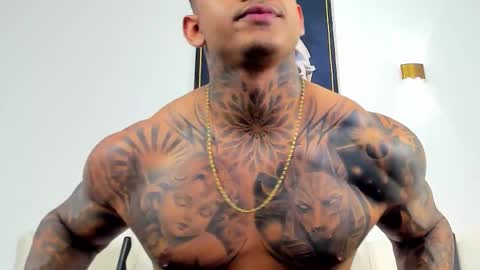 Snapshot of independent_project chatting on 10-05-25, 04:38 Jacobo online show from 10-05-25, 04:38