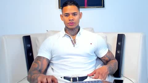 Snapshot of independent_project chatting on 11-02-25, 01:08 Jacobo online show from 11-02-25, 01:08