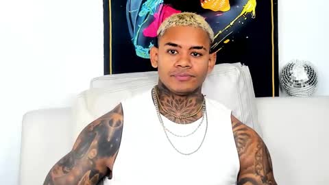 Snapshot of independent_project chatting on 11-30-25, 07:45 Jacobo online show from 11-30-25, 07:45