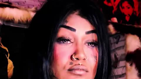 Snapshot of indian_dreamgirl chatting on 05-18-26, 01:17 Bella Ambrosia online show from 05-18-26, 01:17