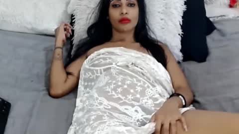 Jazmin online show from 04-12-26, 03:11