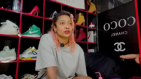 Nikki online show from 06-22-26, 12:02