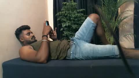 Snapshot of indianbull2023 chatting on 05-01-26, 12:48 indian slim boy with big for u online show from 05-01-26, 12:48