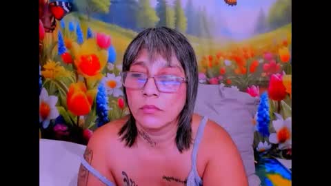 indianroxy27 online show from 05-12-26, 07:16