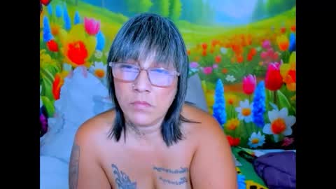 Snapshot of indianroxy27 chatting on 06-10-26, 06:23 indianroxy27 online show from 06-10-26, 06:23