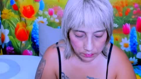 Snapshot of indianroxy27 chatting on 06-29-26, 01:12 indianroxy27 online show from 06-29-26, 01:12