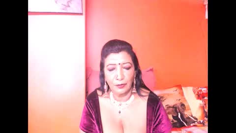 indiansarika65 online show from 04-10-26, 04:12