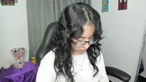 Snapshot of indra_cam chatting on 06-05-26, 06:42 Diana online show from 06-05-26, 06:42