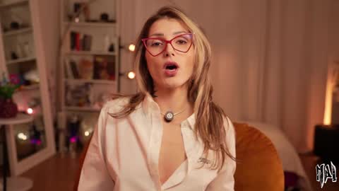 Snapshot of informal_ chatting on 02-13-26, 02:18 MAL --- online show from 02-13-26, 02:18