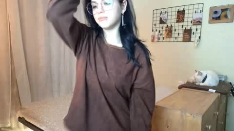 Mia online show from 03-28-26, 01:22