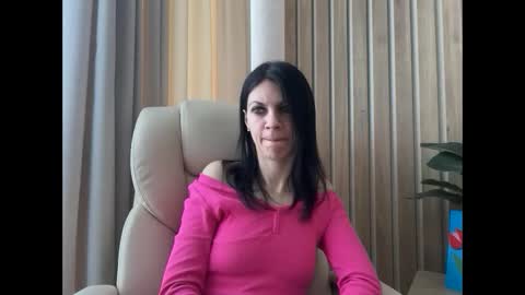 Snapshot of injaathome chatting on 03-10-26, 07:13 InjaAtHome online show from 03-10-26, 07:13