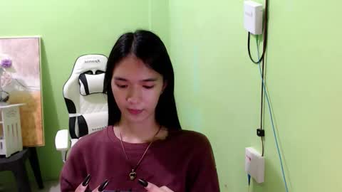 Reign online show from 11-06-25, 01:50