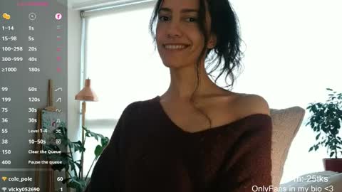 Laroa online show from 05-14-26, 04:14