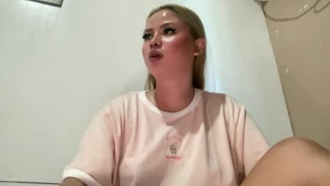 Snapshot of into_the_nightxxx chatting on 07-17-26, 01:56 KATH online show from 07-17-26, 01:56