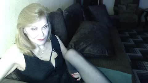 Snapshot of irenalegs chatting on 04-27-26, 04:10 irenalegs online show from 04-27-26, 04:10